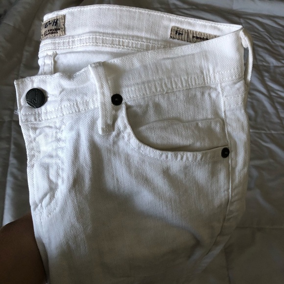 Citizens of Humanity gorgeous white jean capris - Picture 6 of 7